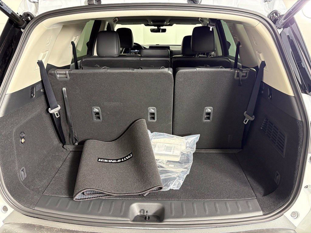 New 2026 Nissan Pathfinder SL FWD image 18