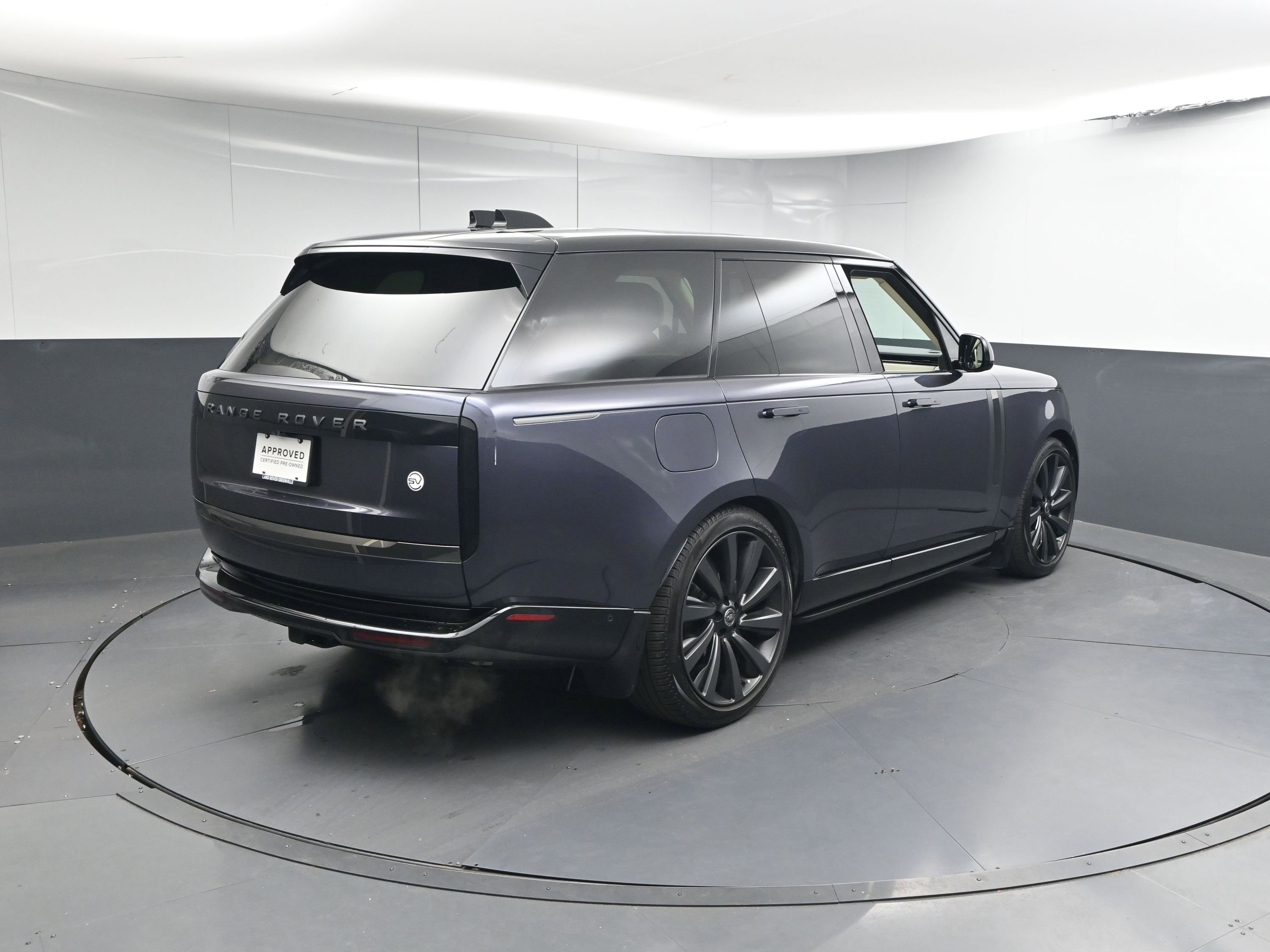 Used 2024 Land Rover Range Rover SV image 27