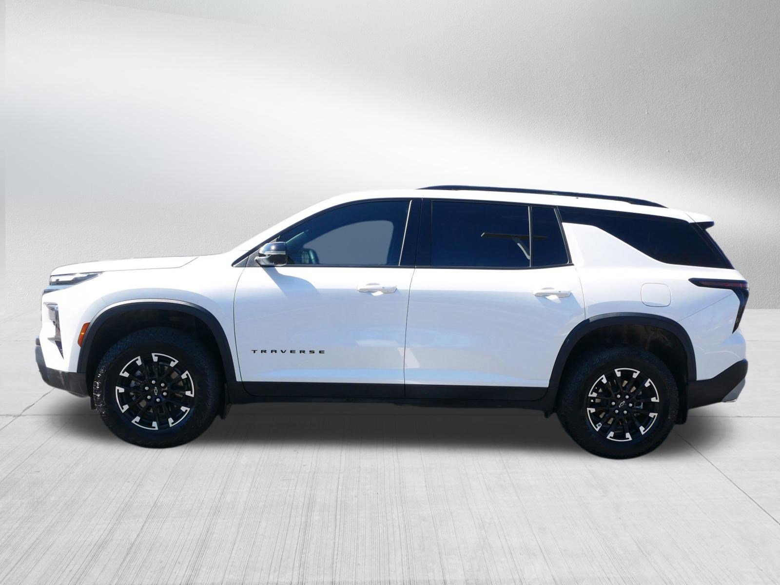 Used 2025 Chevrolet Traverse Z71 w/ Driver Confidence Package image 4