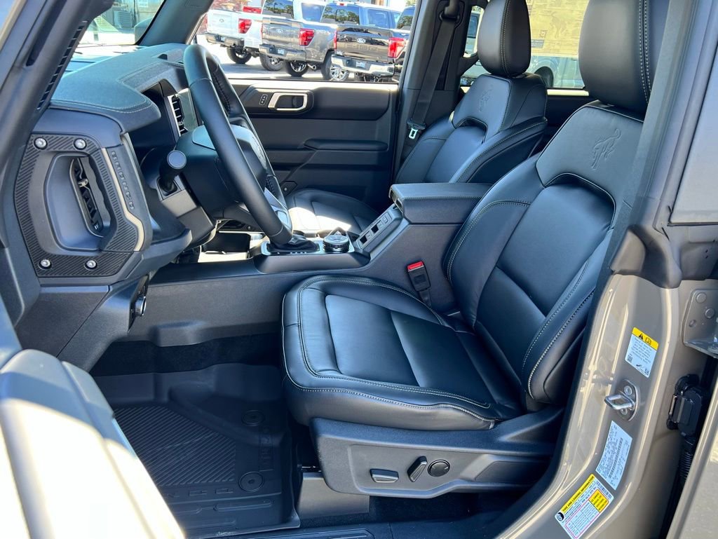 New 2025 Ford Bronco Badlands image 11