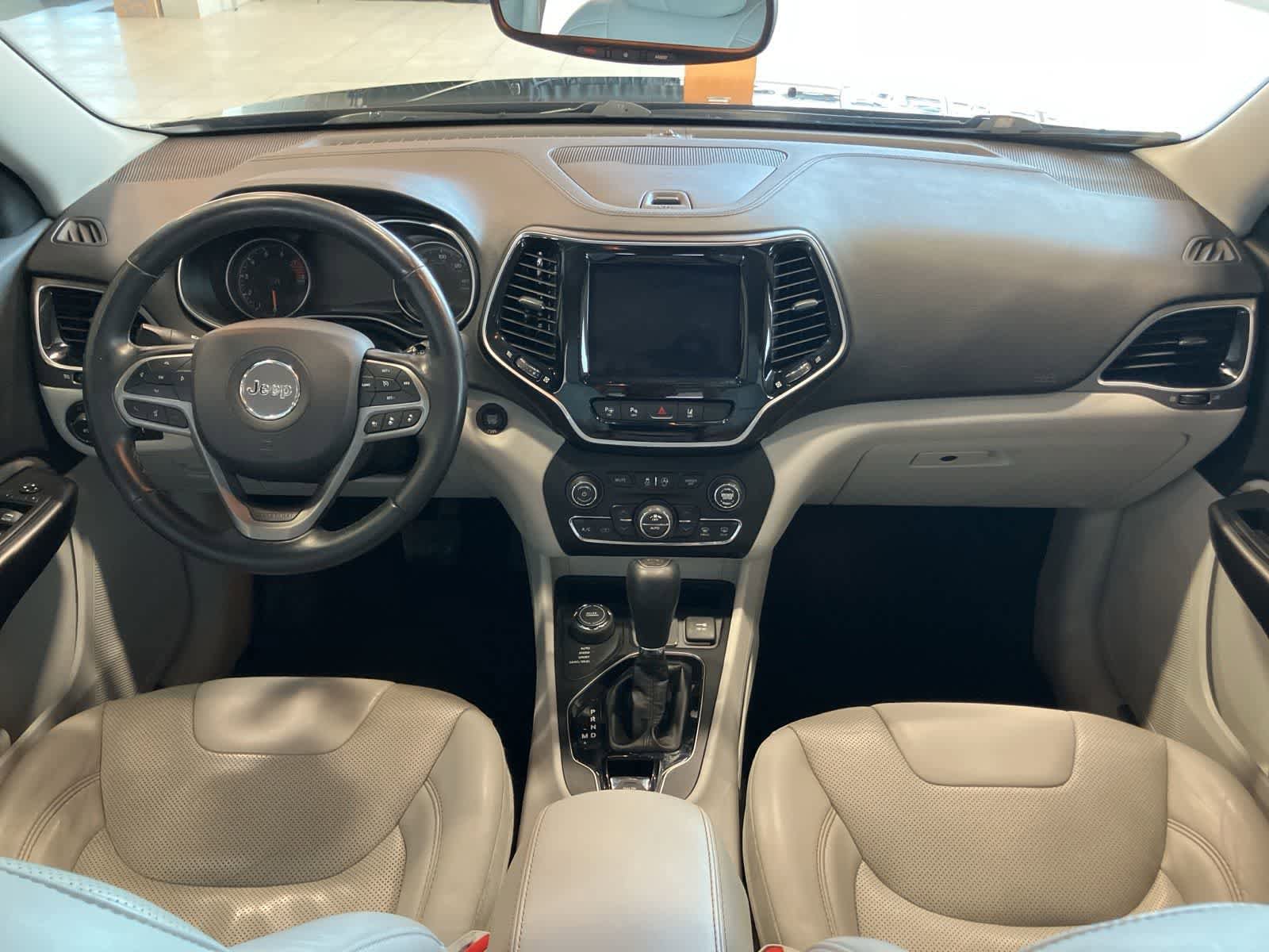 Used 2019 Jeep Cherokee Limited w/ Technology Group image 23