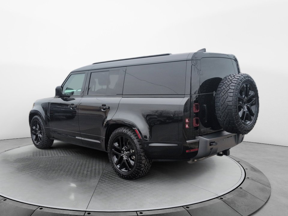 Used 2025 Land Rover Defender 130 Outbound image 5