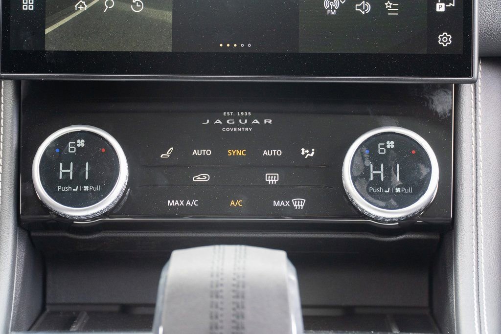 Used 2025 Jaguar F-PACE R-Dynamic S AWD/4WD image 17