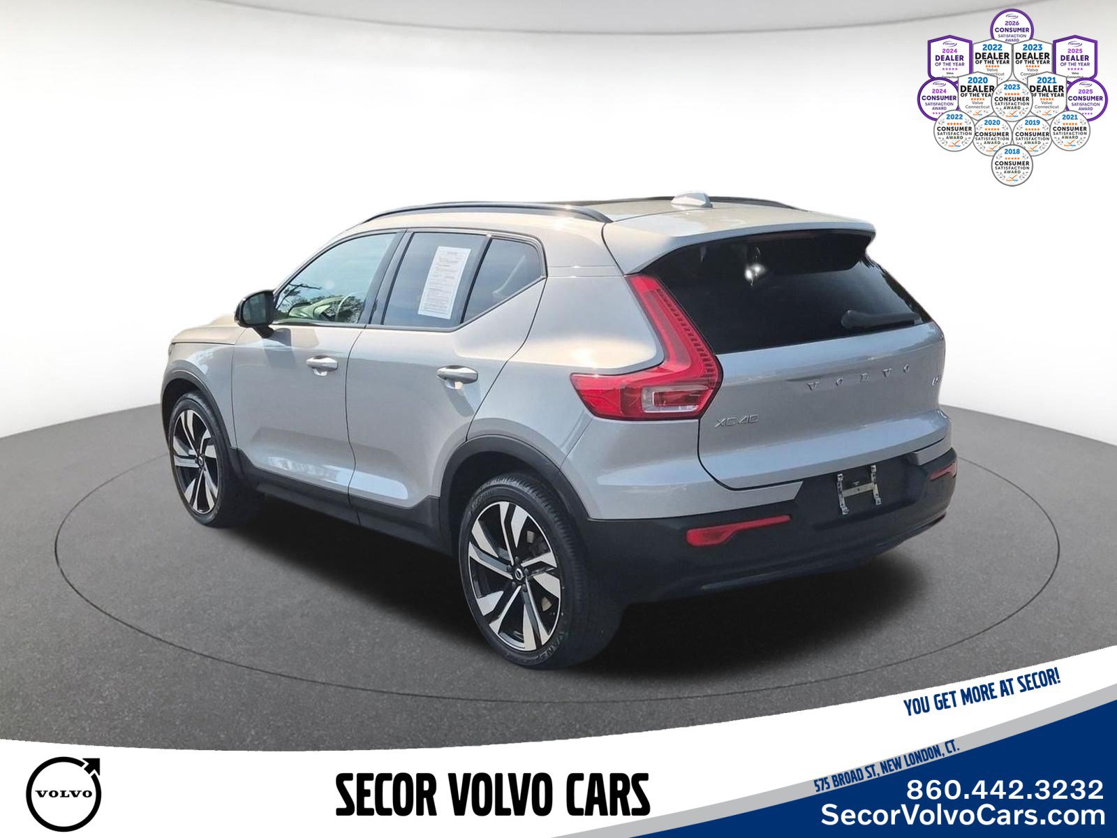 Used 2024 Volvo XC40 B5 Plus w/ Climate Package AWD/4WD image 9