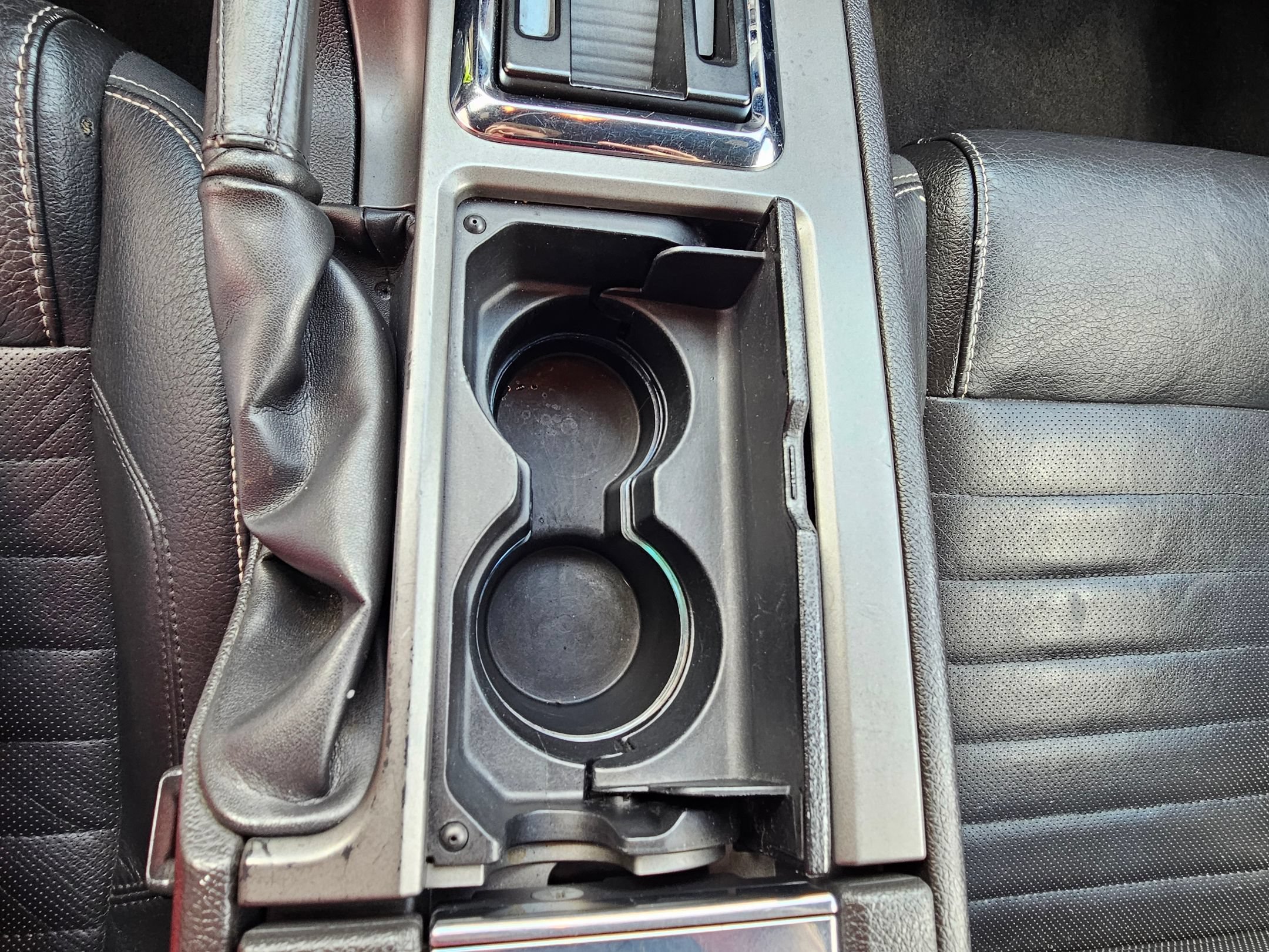 Used 2010 Ford Mustang GT Premium RWD image 12