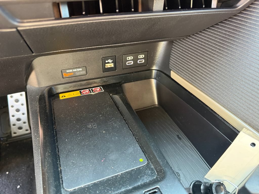Used 2026 Toyota Camry SE FWD image 33