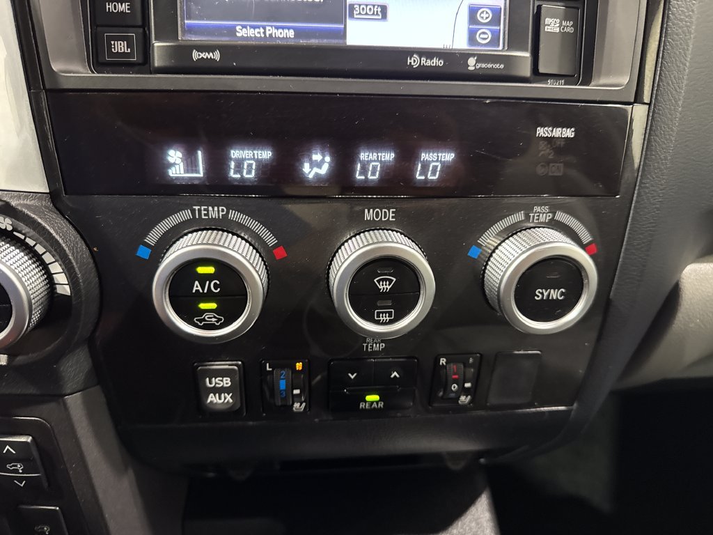 Used 2018 Toyota Sequoia Platinum AWD/4WD image 35
