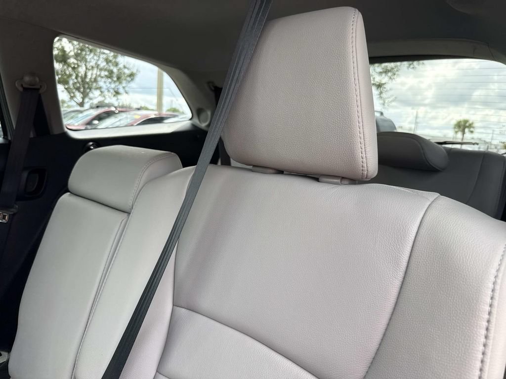 Used 2017 Honda Pilot Touring image 14