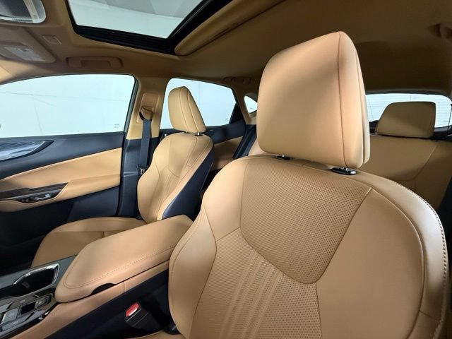Used 2023 Lexus NX 250 FWD w/ Towing Package (2000 Lbs) image 5