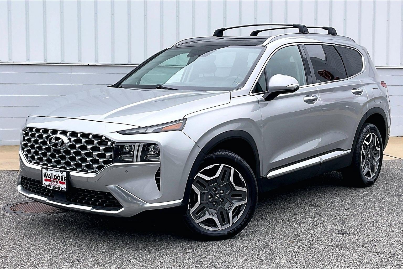 Used 2022 Hyundai Santa Fe Limited AWD/4WD image 2