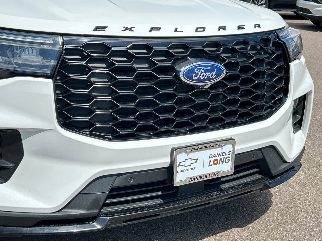 Used 2025 Ford Explorer ST-Line w/ ST-Line Street Pack AWD/4WD image 25