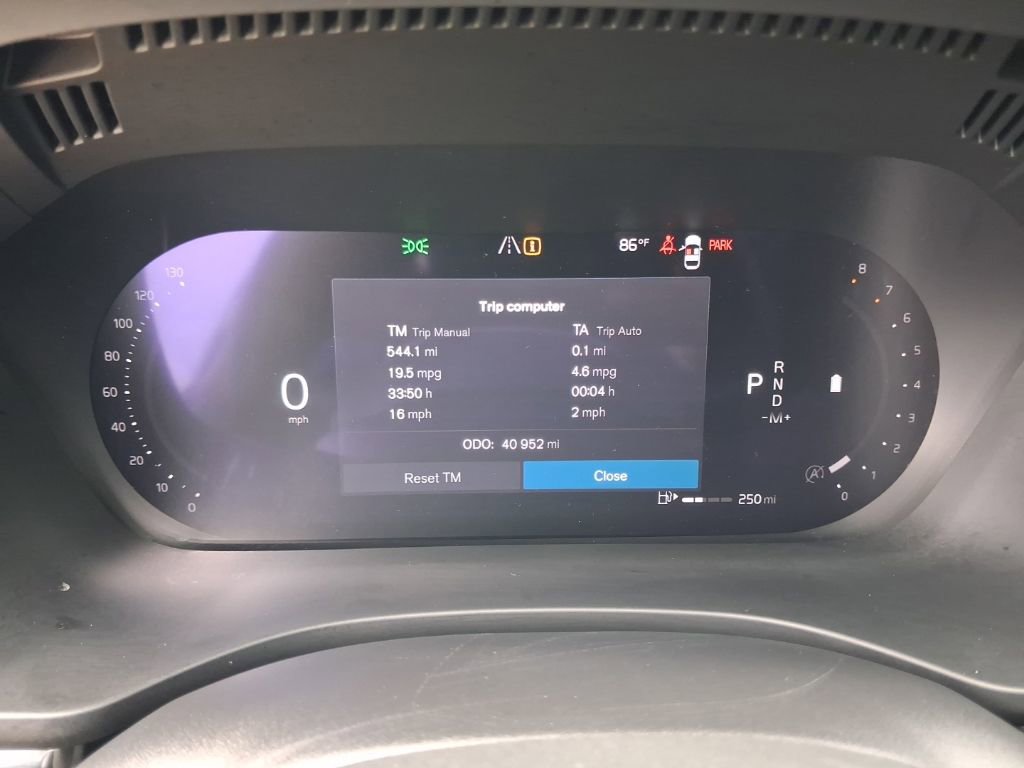 Used 2023 Volvo XC60 B5 Core FWD image 18