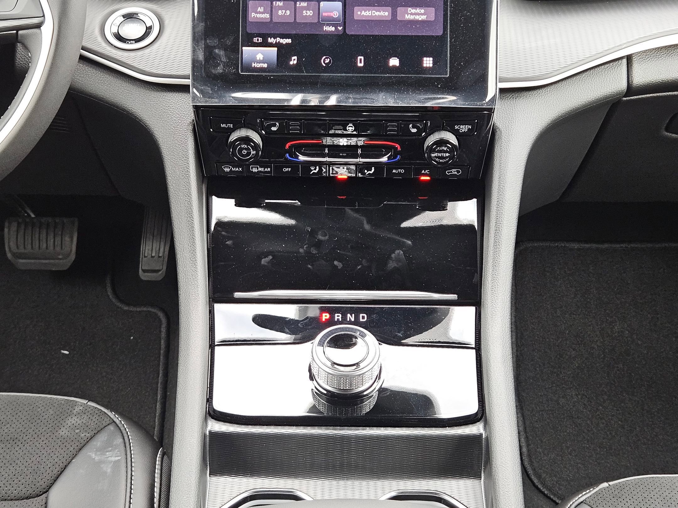 New 2025 Jeep Grand Cherokee Altitude image 17