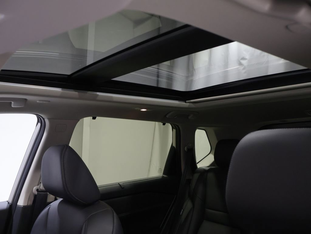 Used 2025 Nissan Rogue SL w/ SL Premium Package image 10