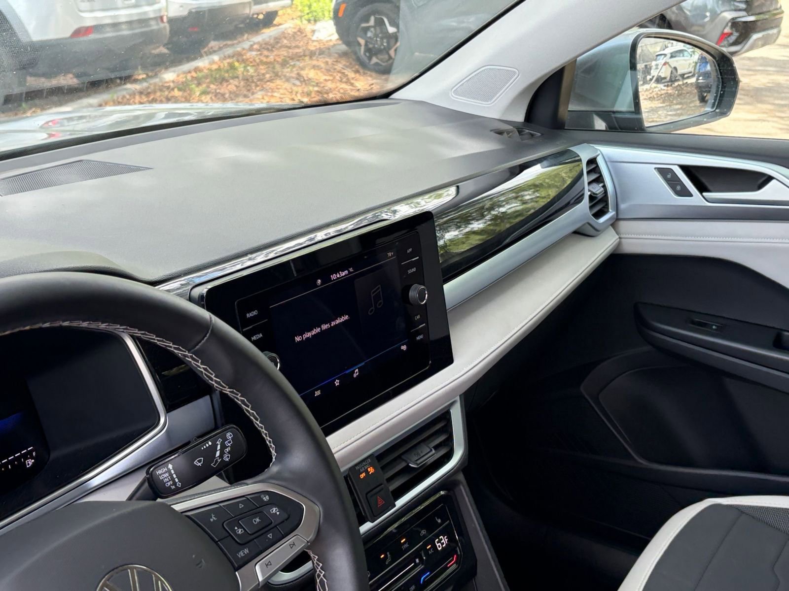 Used 2025 Volkswagen Taos SE image 34