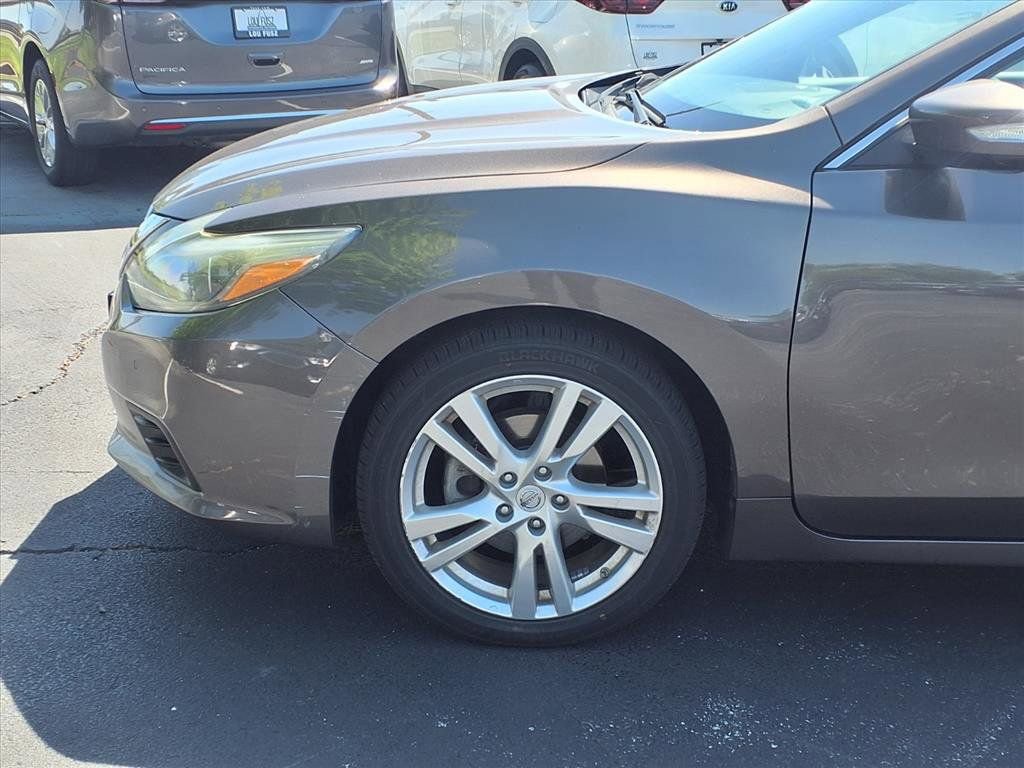 Used 2016 Nissan Altima 3.5 SL FWD image 24