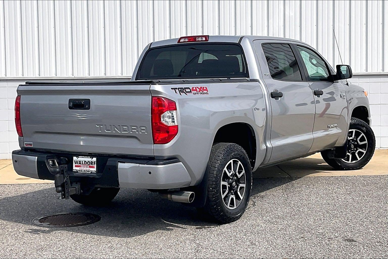 Used 2017 Toyota Tundra SR5 w/ TRD Off Road Package AWD/4WD image 17