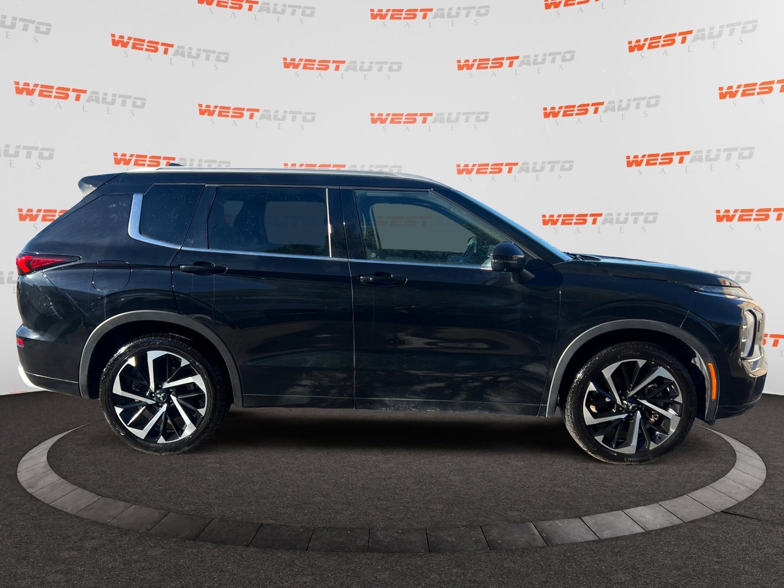 Used 2022 Mitsubishi Outlander SEL image 6