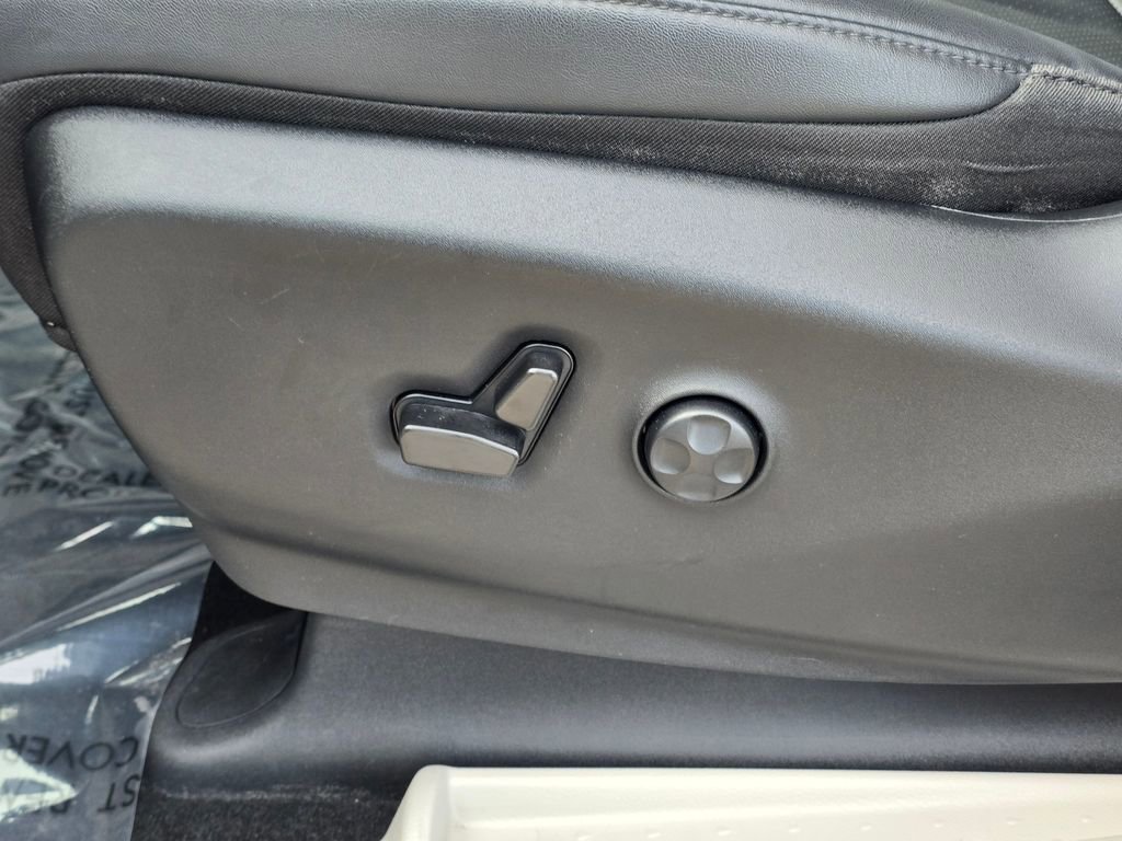 Used 2024 Chrysler Pacifica Touring-L image 24