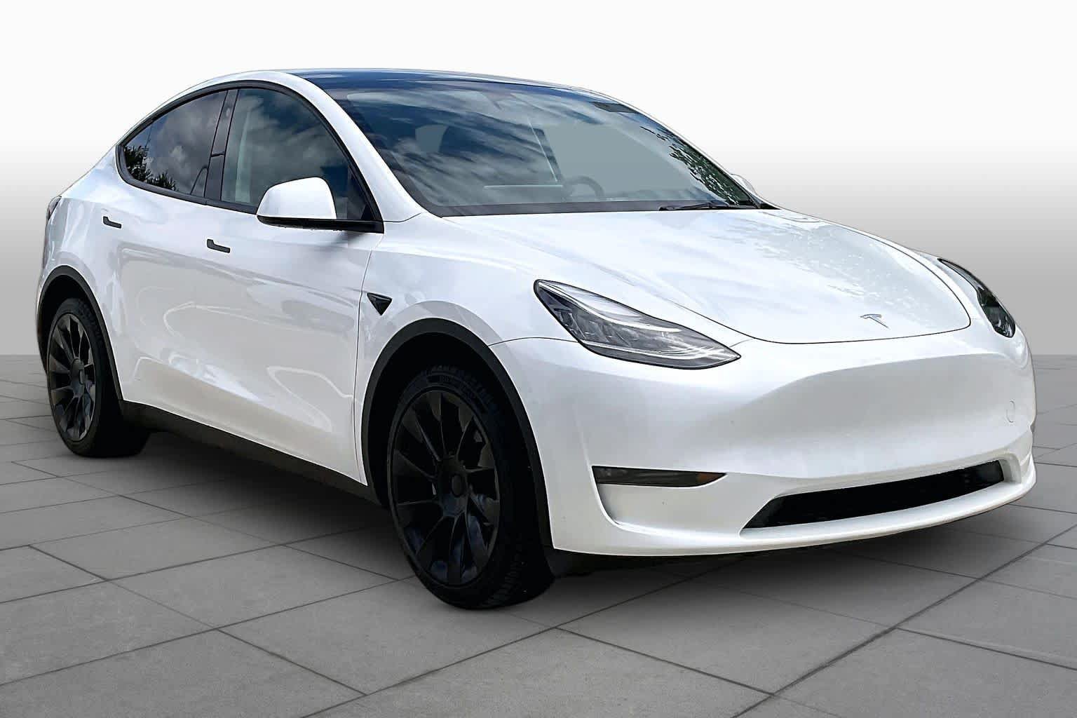 Used 2023 Tesla Model Y AWD image 2