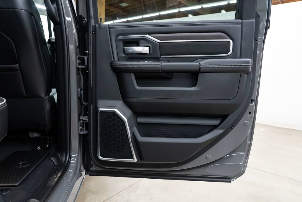 New 2026 RAM 2500 Laramie AWD/4WD image 29