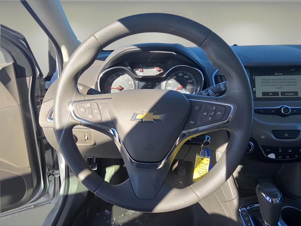 Used 2017 Chevrolet Cruze LT image 28