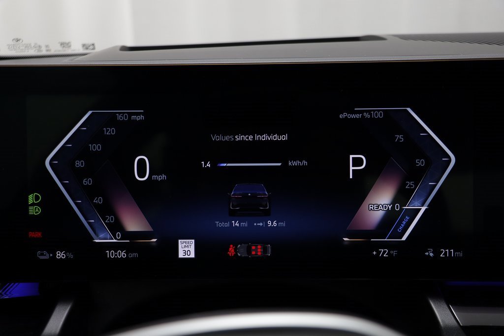 New 2025 BMW i5 xDrive40 w/ Premium Package image 9