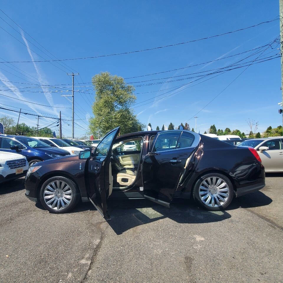 Used 2013 Lincoln MKS AWD image 10