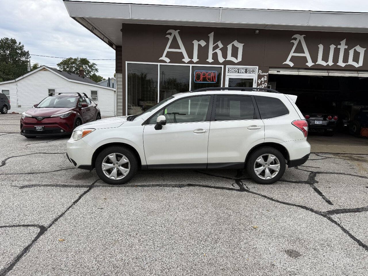 Used 2014 Subaru Forester 2.5i Touring AWD/4WD image 6