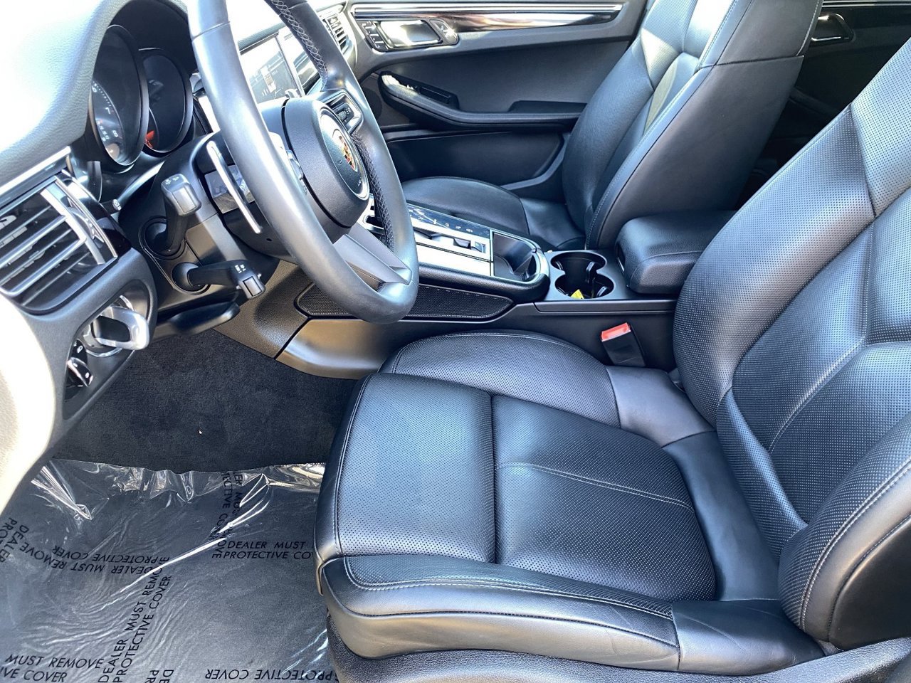 Used 2024 Porsche Macan AWD/4WD image 28