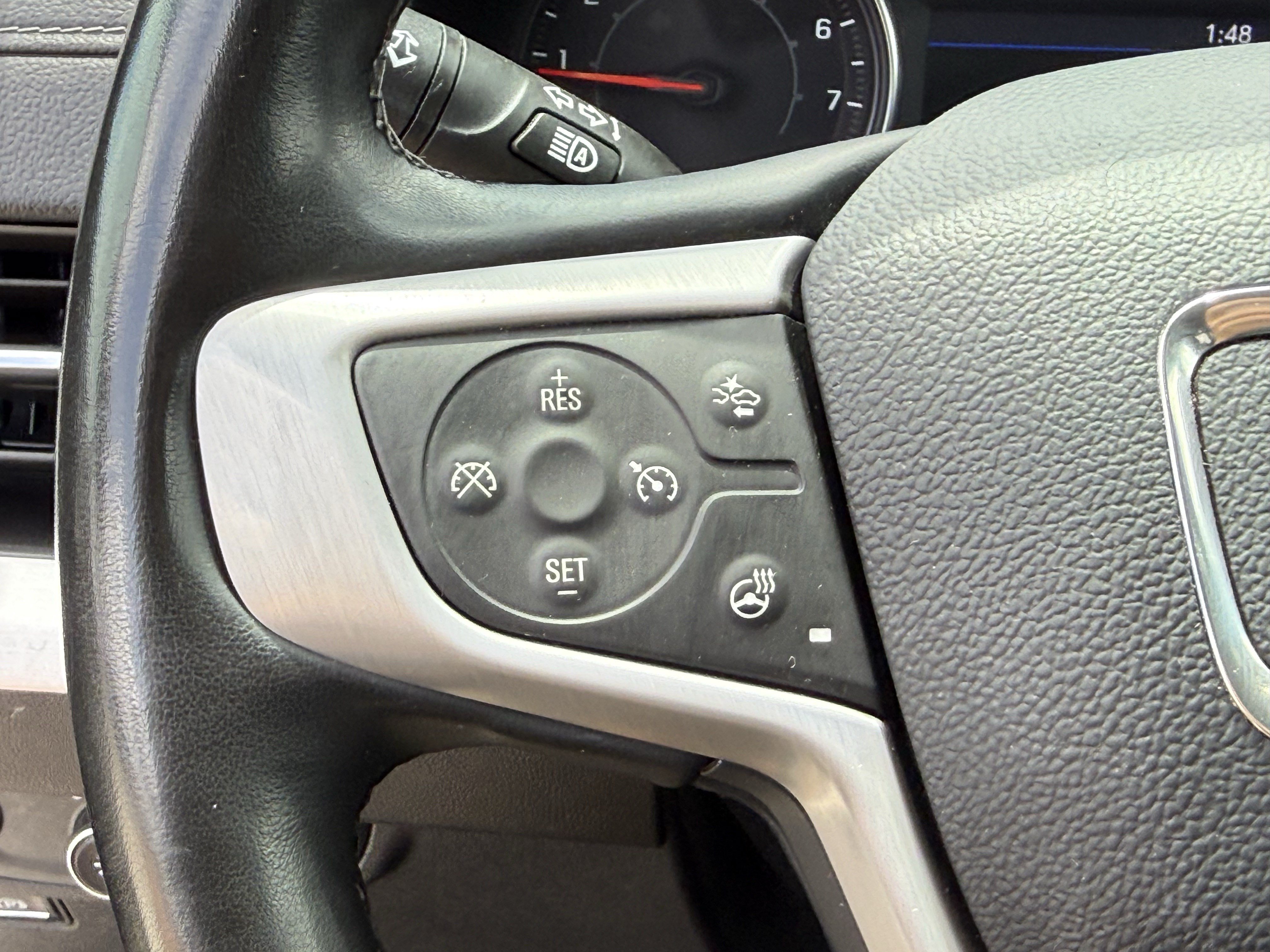 Used 2024 GMC Terrain SLT AWD/4WD image 16