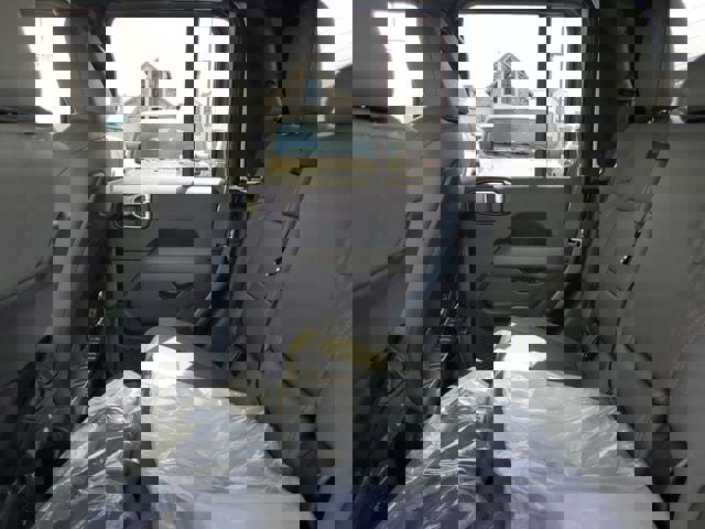 New 2025 Jeep Gladiator Mojave image 16