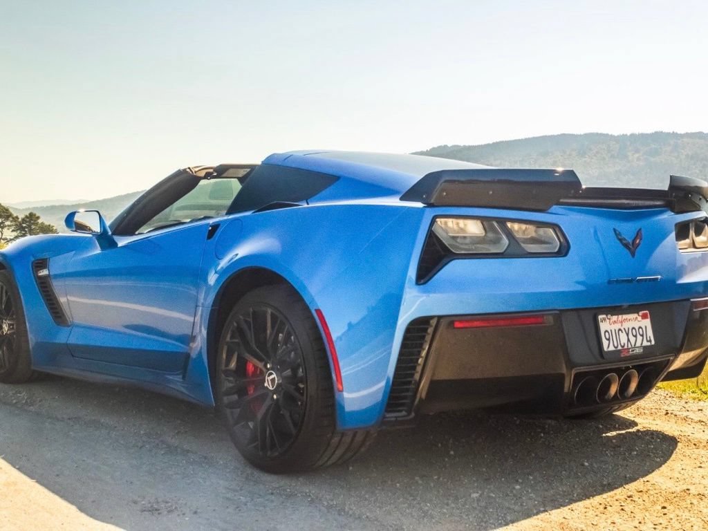 Used 2015 Chevrolet Corvette Z06 w/ Z07 Performance Package RWD image 14