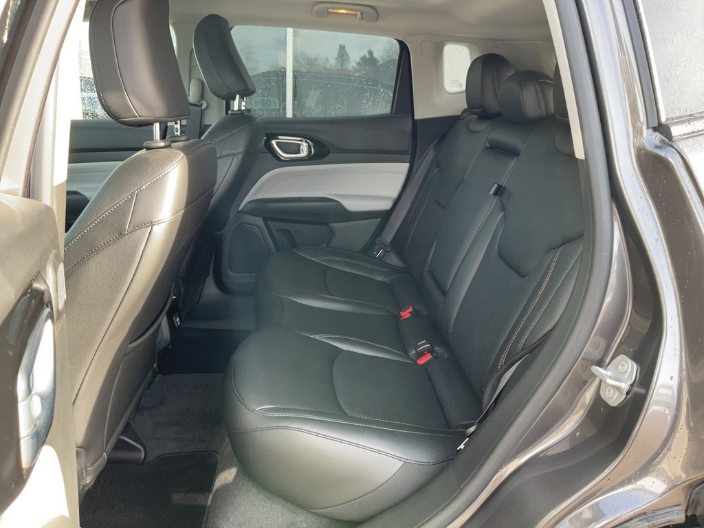 Used 2022 Jeep Compass Limited w/ Sun and Sound Group image 9