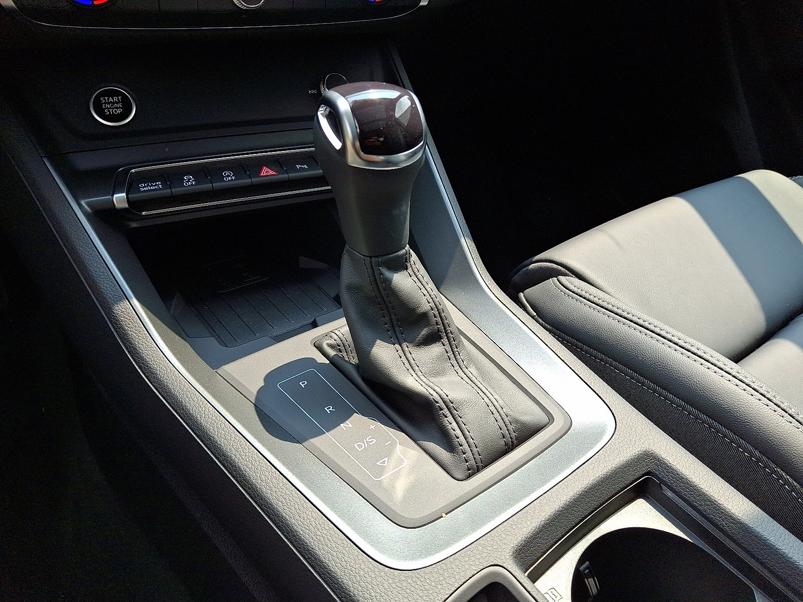 New 2025 Audi Q3 2.0T Premium image 10