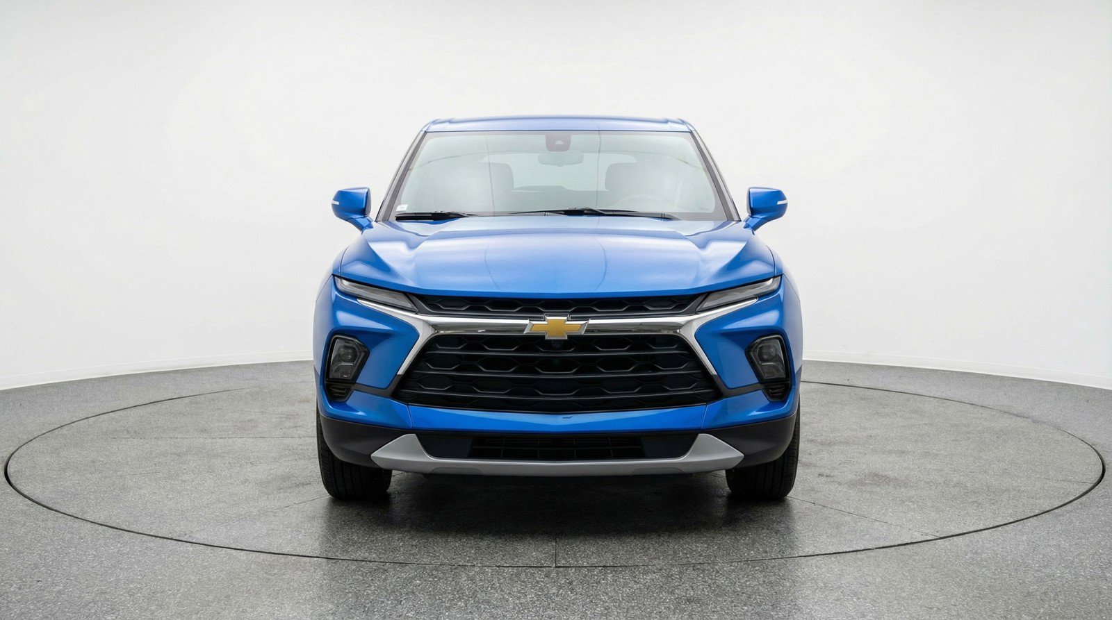 Used 2025 Chevrolet Blazer LT image 2