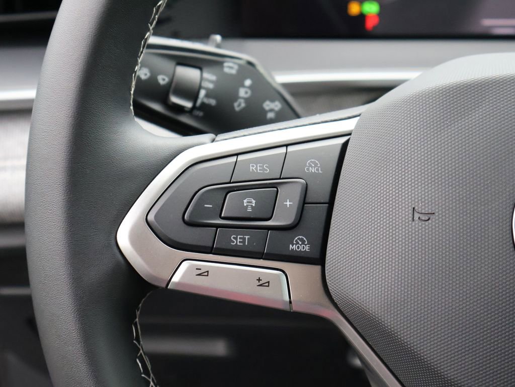 Used 2025 Volkswagen Tiguan S image 30