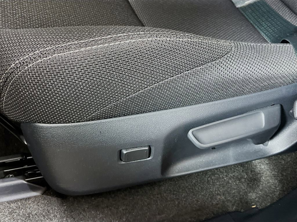 Certified 2025 Toyota 4Runner SR5 AWD/4WD image 17