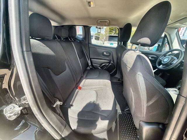 Used 2023 Jeep Renegade Latitude AWD/4WD image 25
