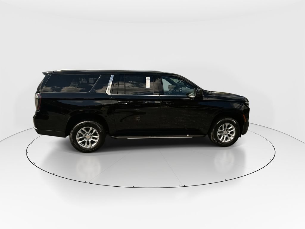 New 2026 Chevrolet Suburban LT w/ Comfort Package AWD/4WD image 9