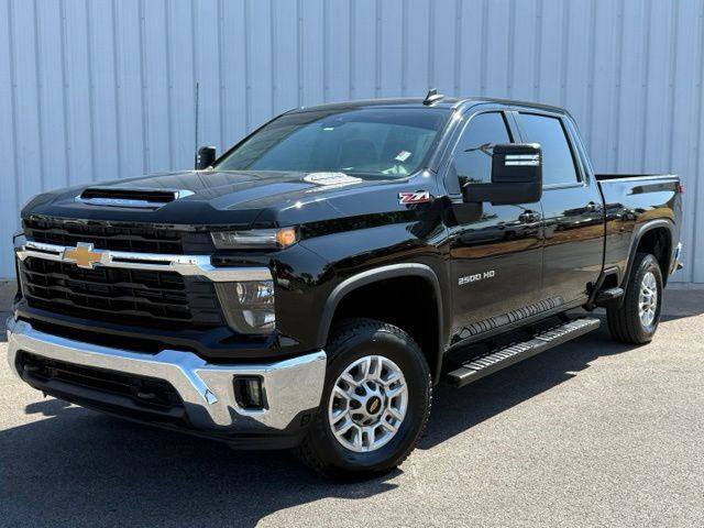 Used 2025 Chevrolet Silverado 2500 LT AWD/4WD image 1