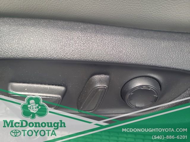Certified 2025 Toyota Sienna XLE FWD image 16