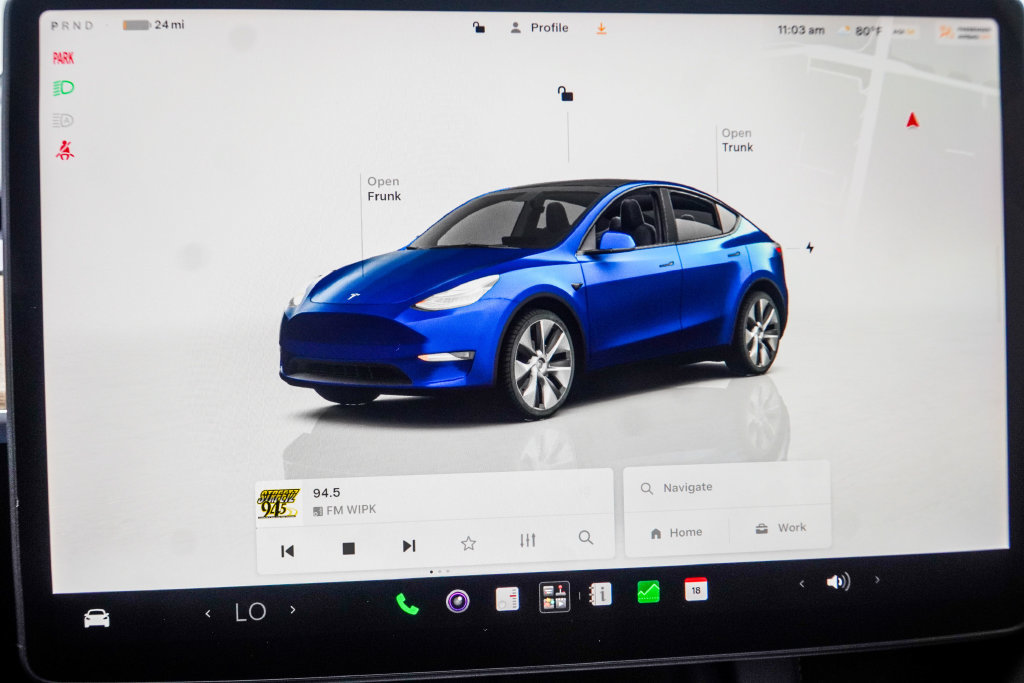 Used 2023 Tesla Model Y AWD image 24