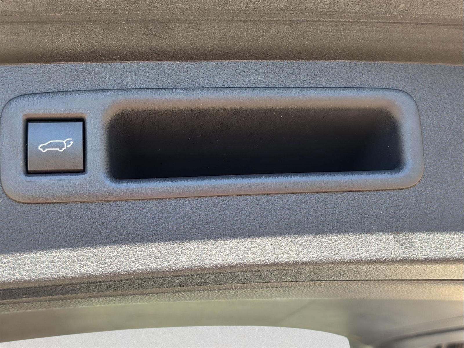 Used 2023 Toyota Highlander XLE FWD image 31