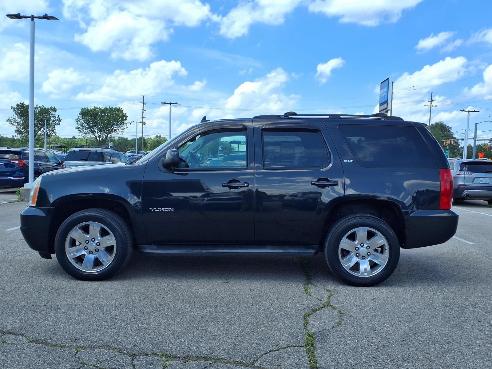 Used 2012 GMC Yukon SLT w/ SLT-2 Equipment Package AWD/4WD image 8