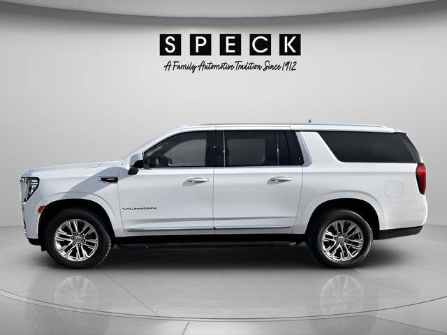Used 2023 GMC Yukon XL SLT image 1