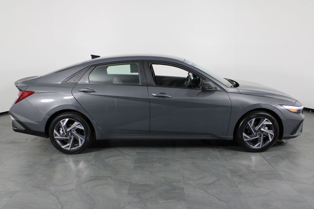 Certified 2025 Hyundai Elantra Sport image 14