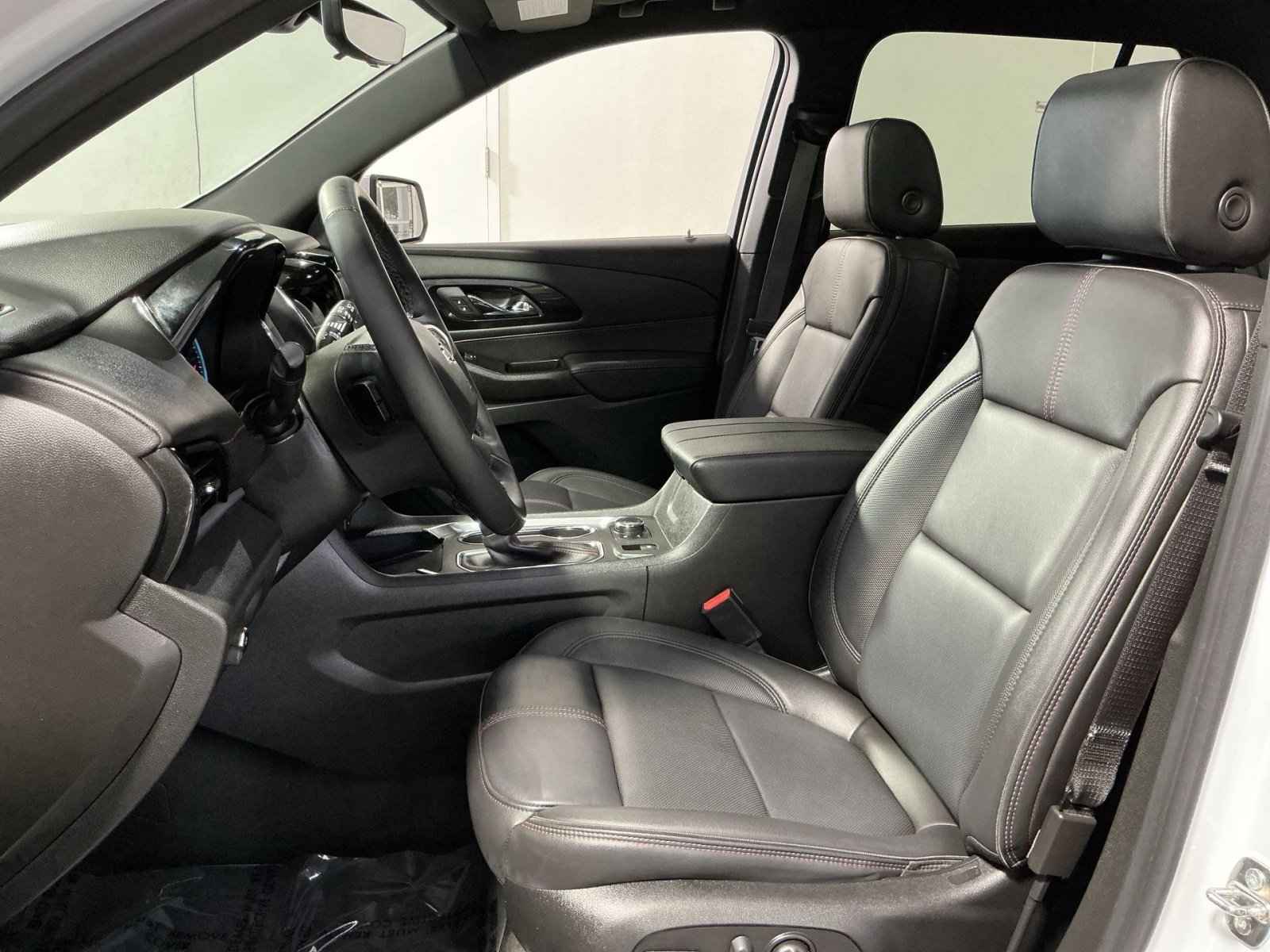 Used 2023 Chevrolet Traverse RS AWD/4WD image 14