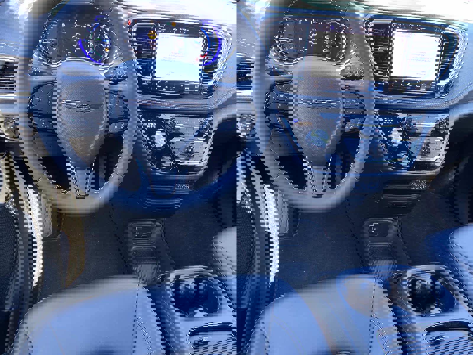 New 2023 Chrysler Pacifica Touring-L w/ S Appearance Package image 9