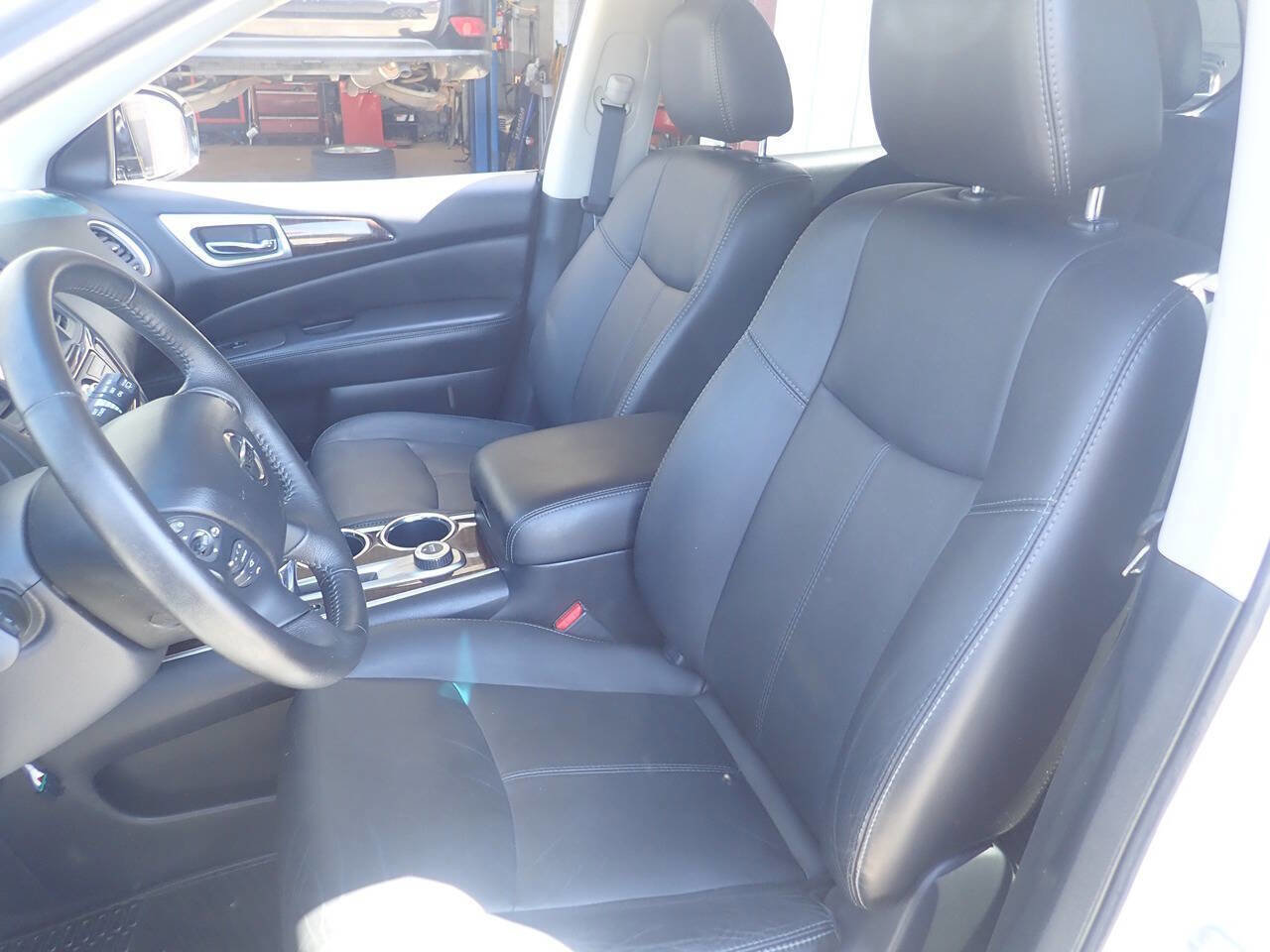 Used 2013 Nissan Pathfinder SL w/ Trailer Tow Pkg AWD/4WD image 7